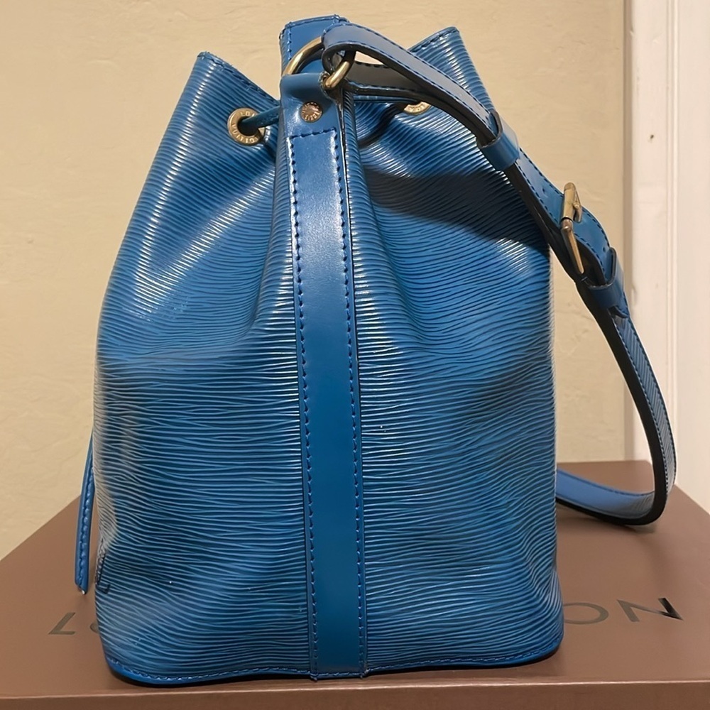 Louis Vuitton Petit Noe Epi Leather Shoulder Bag - Picture 6 of 15